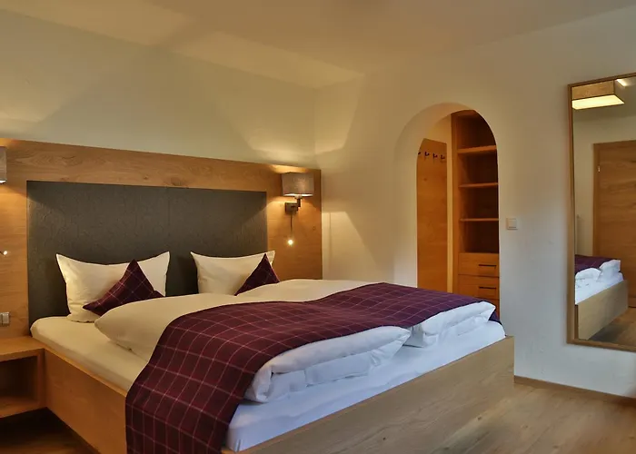 Haus Waldheim トゥクス